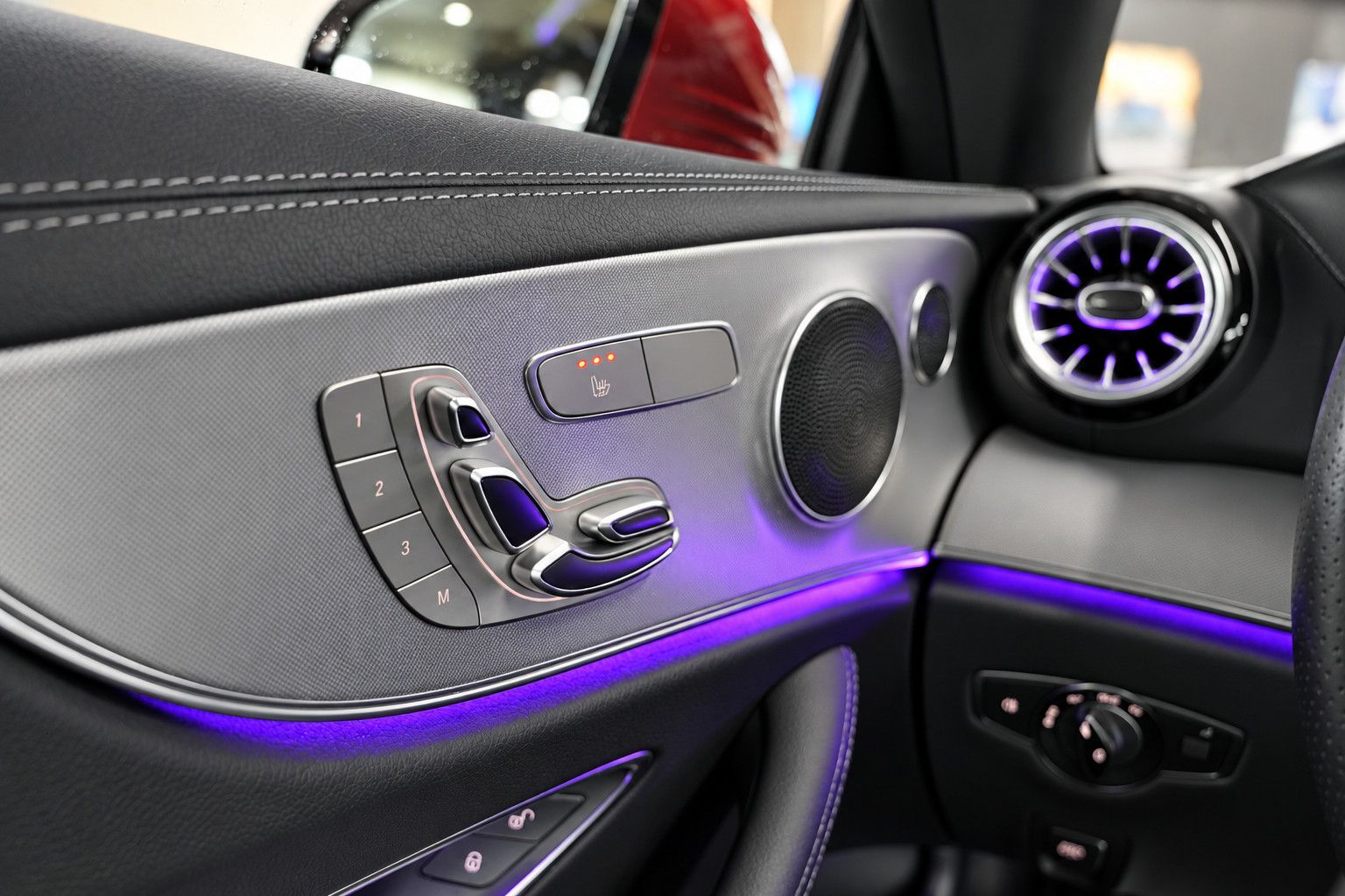 Fahrzeugabbildung Mercedes-Benz E E 300 Coupe *AMG-Line*Ambiente*360°KAM*Memory