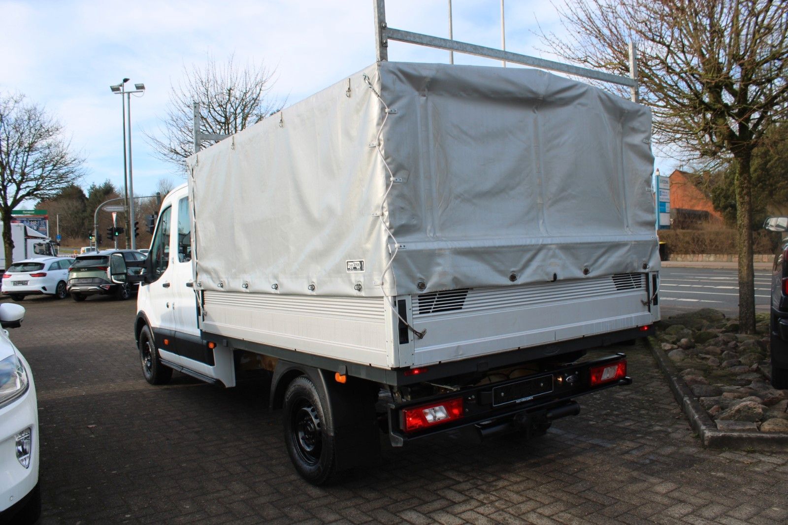 Fahrzeugabbildung Ford Transit Trend L3 DoKa Pritsche Plane & Spriegel