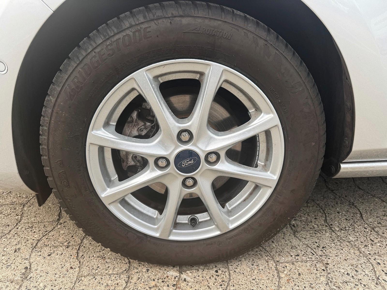 Ford Fiesta Cool & Connect 5-türig (viele Extras)