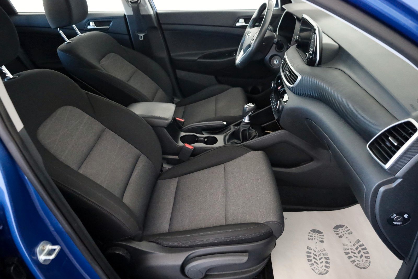 Fahrzeugabbildung Hyundai Tucson Advantage 2WD Navi,LED,SH,Kamera,SR+WR
