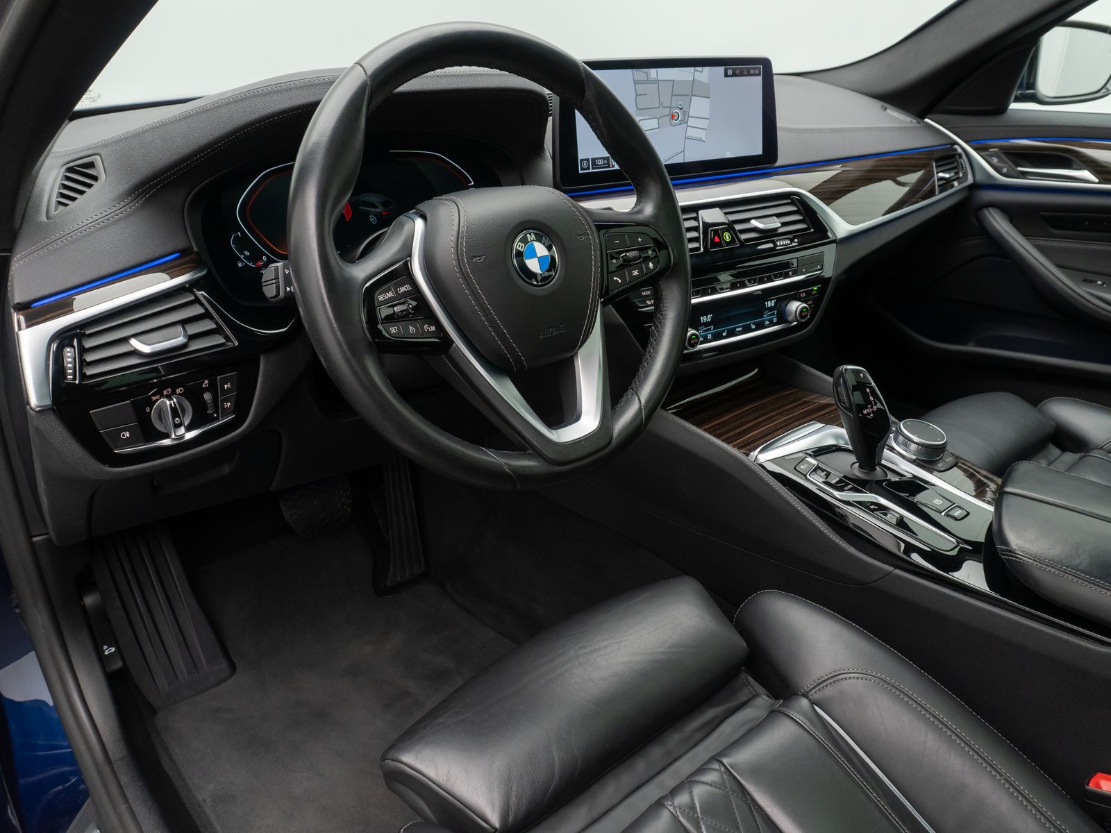 Fahrzeugabbildung BMW 540i xD Luxury Line 360° SoflCl DAB Panorama 20"