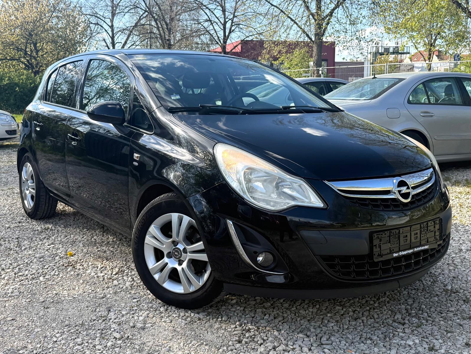 Opel Corsa D Satellite