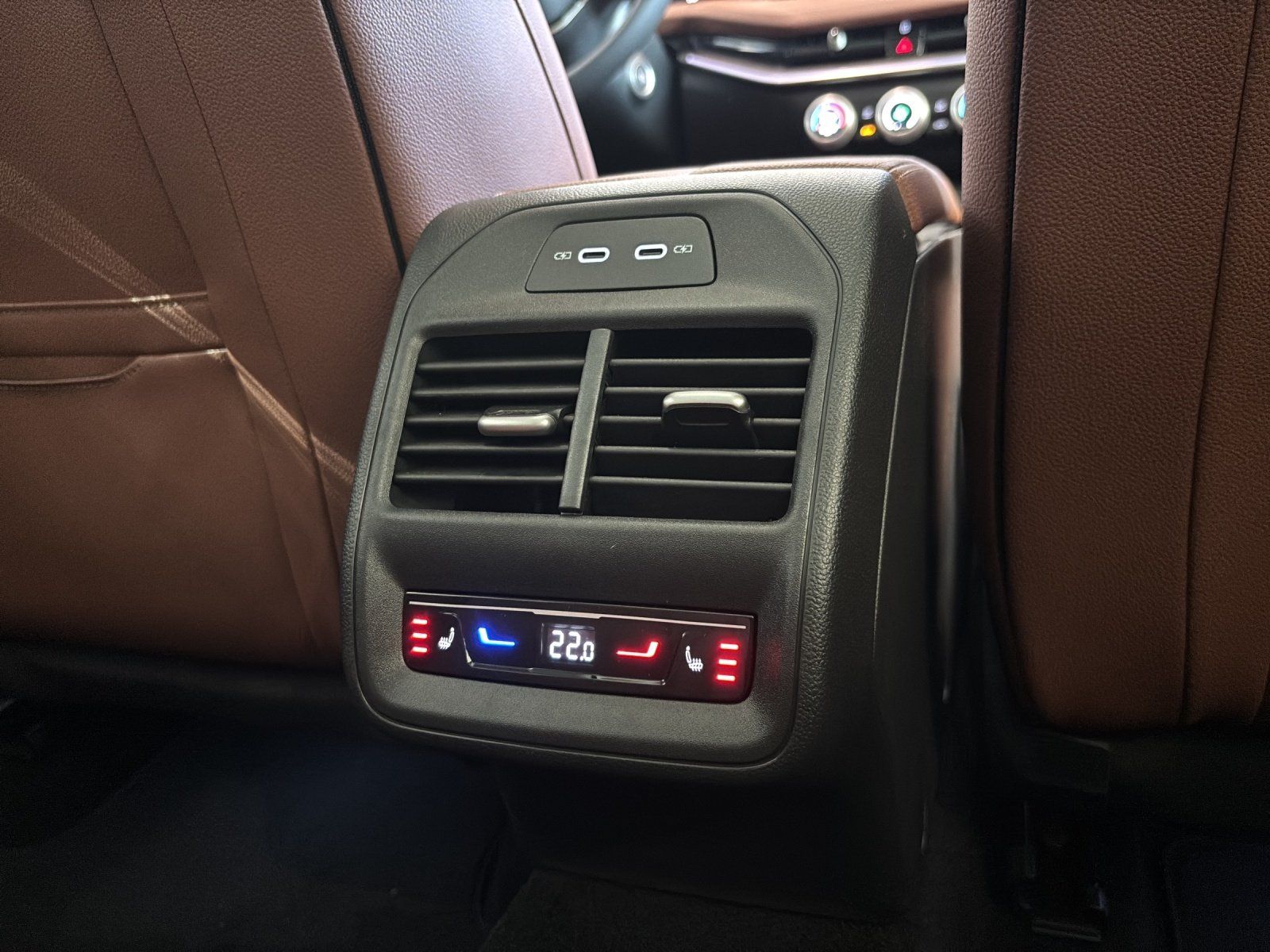 Fahrzeugabbildung SKODA Superb Combi L&K 2,0 TDI 142 kW DSG 4x4