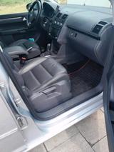 Volkswagen Touran - Volkswagen Touran mit Benzin-Antrieb: Geländewagen, Automatik