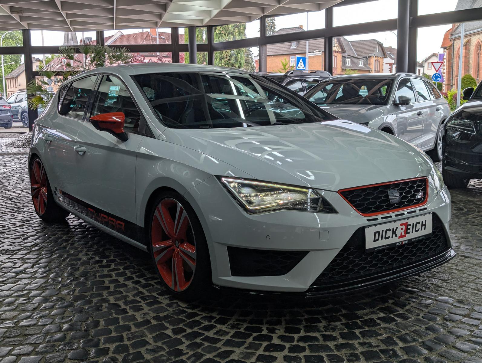 Seat Leon ST Cupra 290 Orange LED SOUND AMBI APP 19"