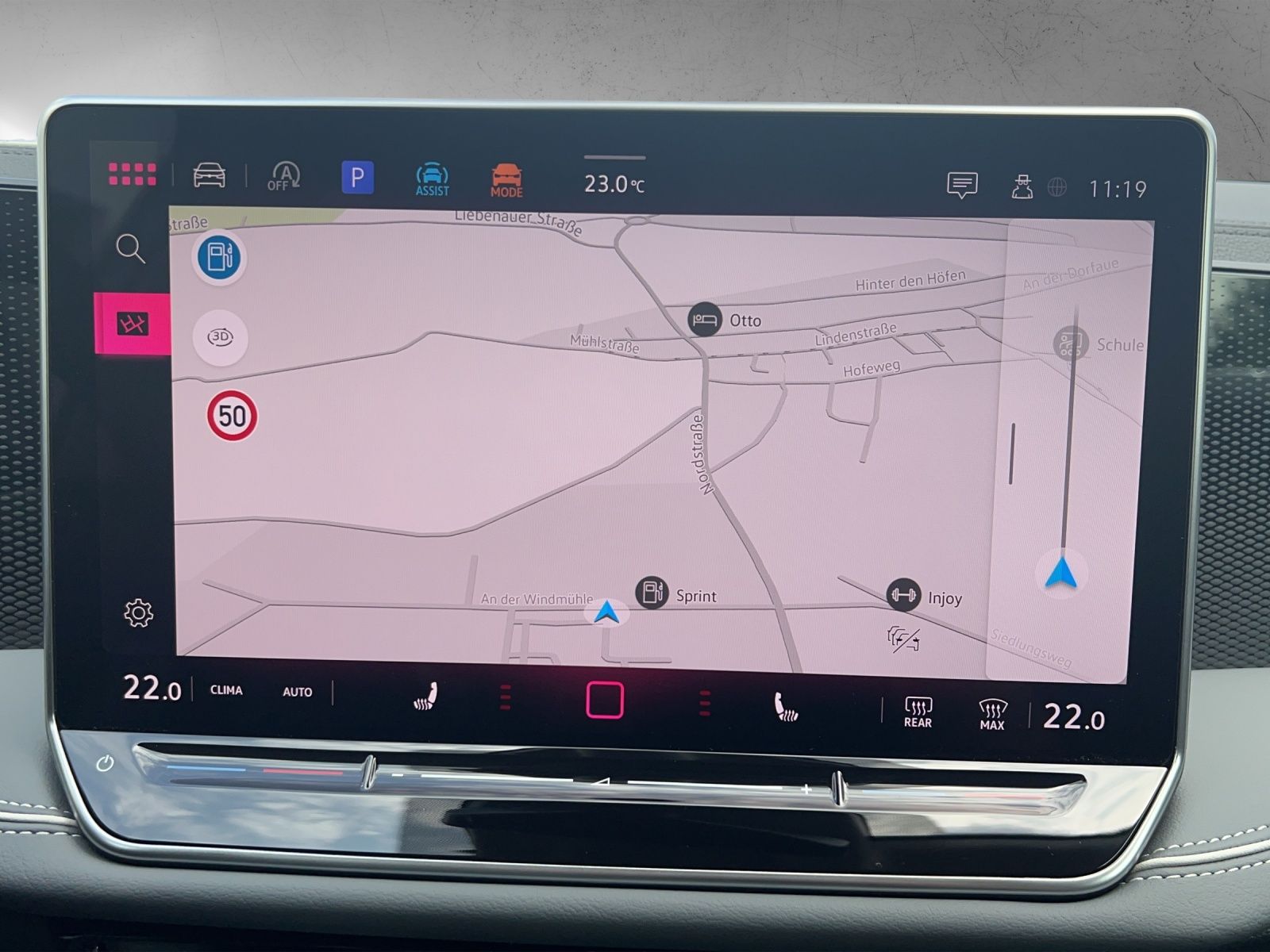 Fahrzeugabbildung Volkswagen Passat Variant eTSI Business DSG LED Navi HUD AI