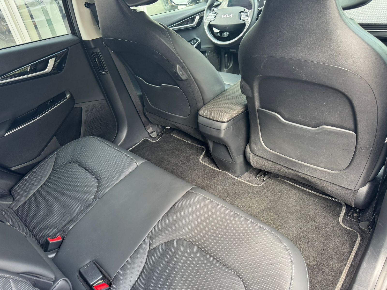 Fahrzeugabbildung Kia EV6 2WD NAVI+LED+SHZ+HEAD+KAMERA+DAB+ACC+19"+