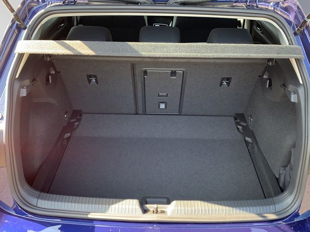 Golf VIII 1.5 eTSI Style PDC SHZ NAVI LED ACC