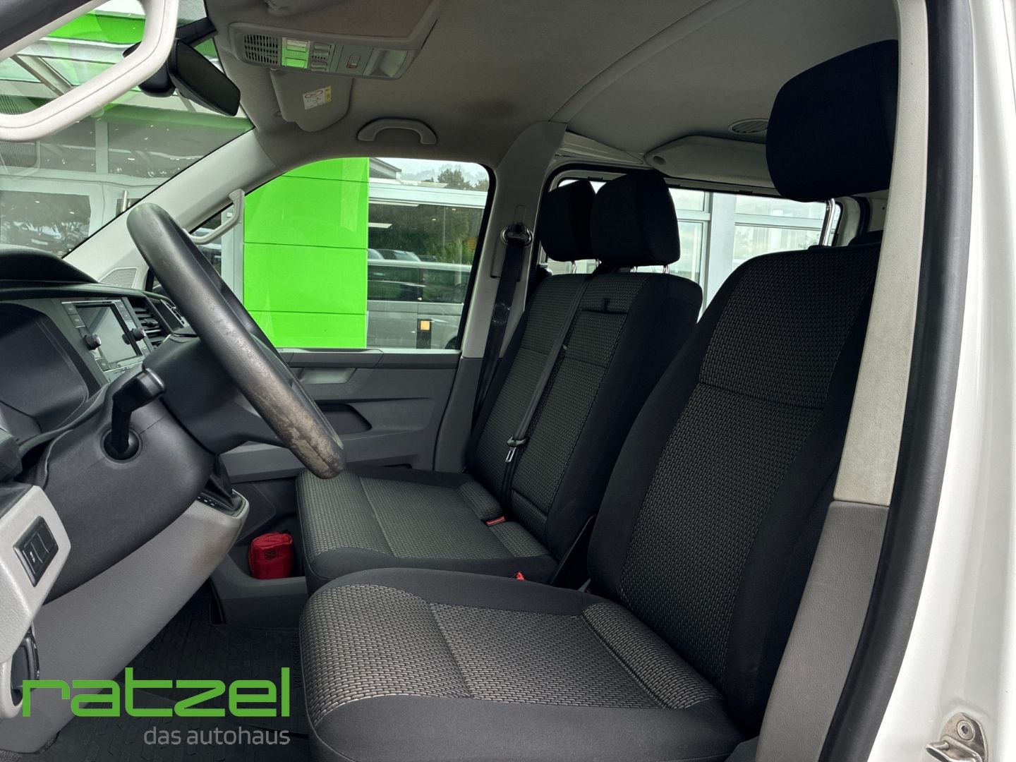 Fahrzeugabbildung Volkswagen T6.1 Kombi 2.0 TDI DSG 4Motion lang StandHZG AHK