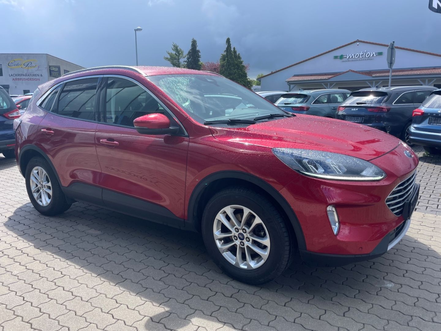 Fahrzeugabbildung Ford Kuga Titanium Spurhalteass Winterpaket Kamera