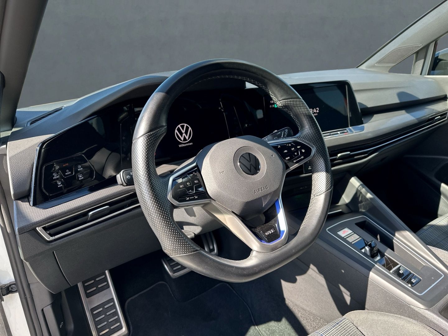 Golf VIII GTE eHybrid HUD StandHZG AHK Panodach