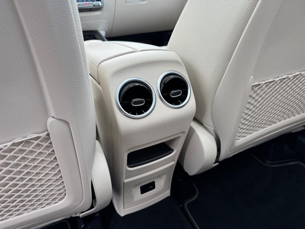 Mercedes-Benz GLB 180