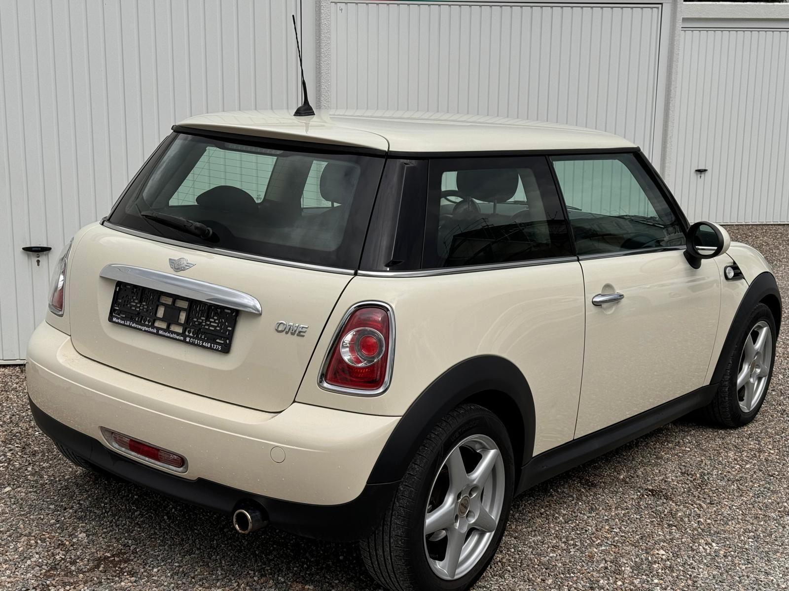 MINI Cooper Alu SHZ Klima Scheckheft nur 139tkm