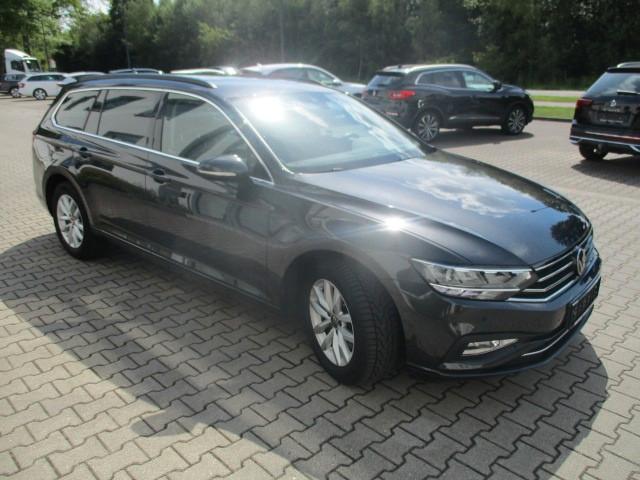 Volkswagen Passat Kombi 1,5 TSI DSG LED Navi PDC ACC 1.Hd