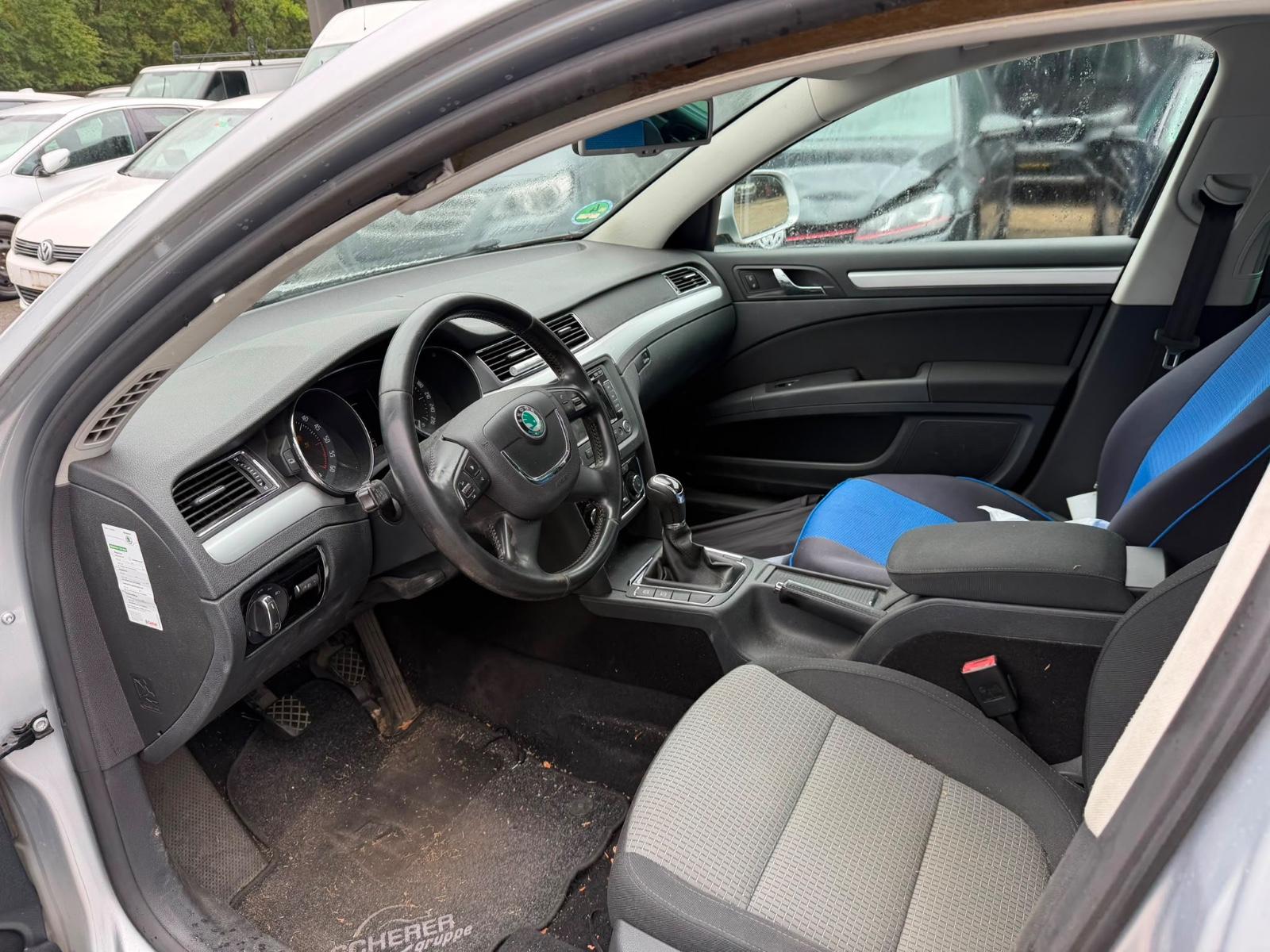 Skoda Superb 2012 — photo 7