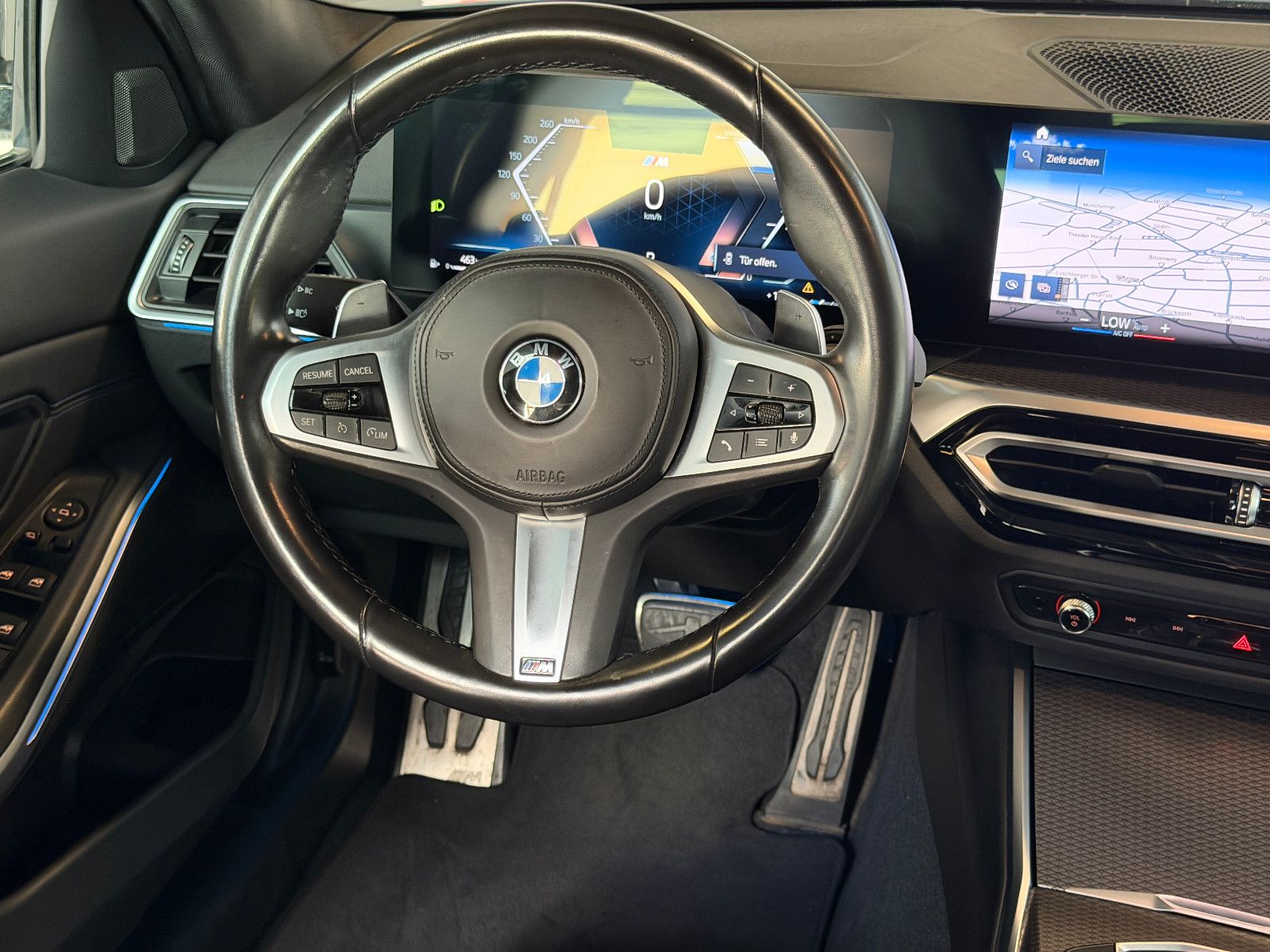 Fahrzeugabbildung BMW 320 d M Sport/M-PAKET/LED/SHADOW-LINE/AMBIENTE