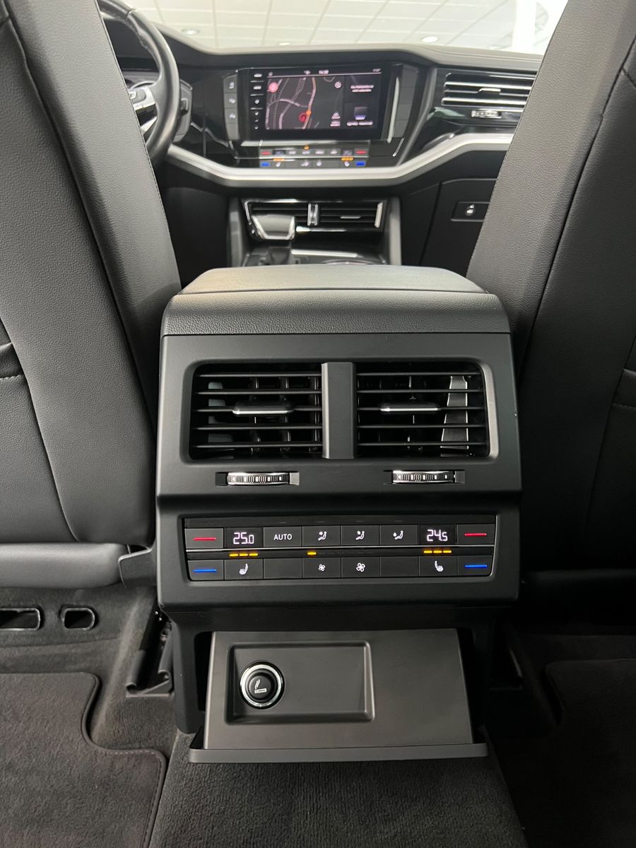 Fahrzeugabbildung Volkswagen Touareg 3.0 TDI 4Motion *VOLL-LEDER*LED*4x SITZH