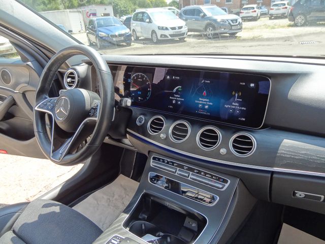 Fahrzeugabbildung Mercedes-Benz E 300 de/AMG/Pano/Widesreen/AHK/Leder/