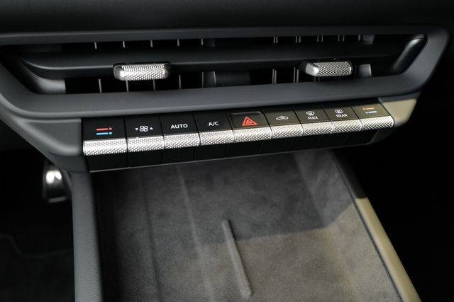 Volkswagen ID.3 Neo Style 79kWh HKardon AHK WäPump Pano 360