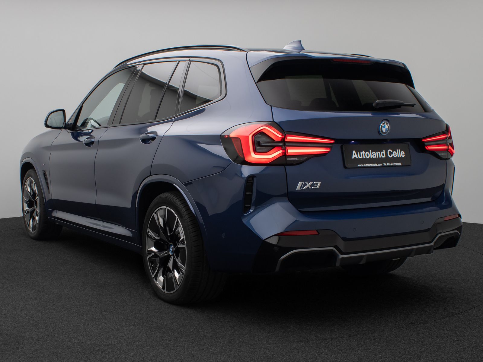 Fahrzeugabbildung BMW iX3 Impressive M Sport Panoram Laser 360°HUD H/K