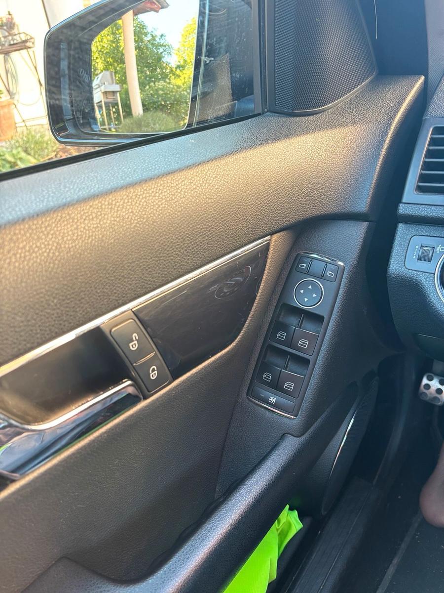 Mercedes-Benz C220 2008 — photo 10