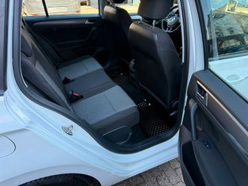 Volkswagen Golf - 9