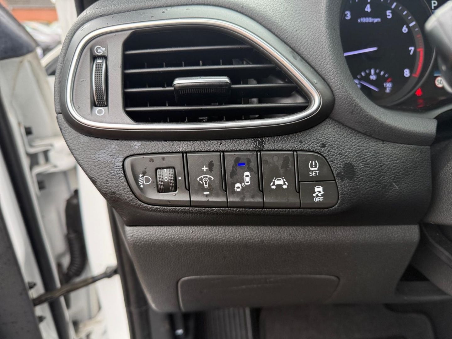 Fahrzeugabbildung Hyundai i30 1.4 T-GDI NEW FASTBACK PREMIUM+NAVI-P+LED+KL