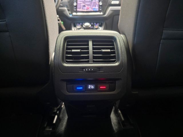 VW Touran — Foto 31