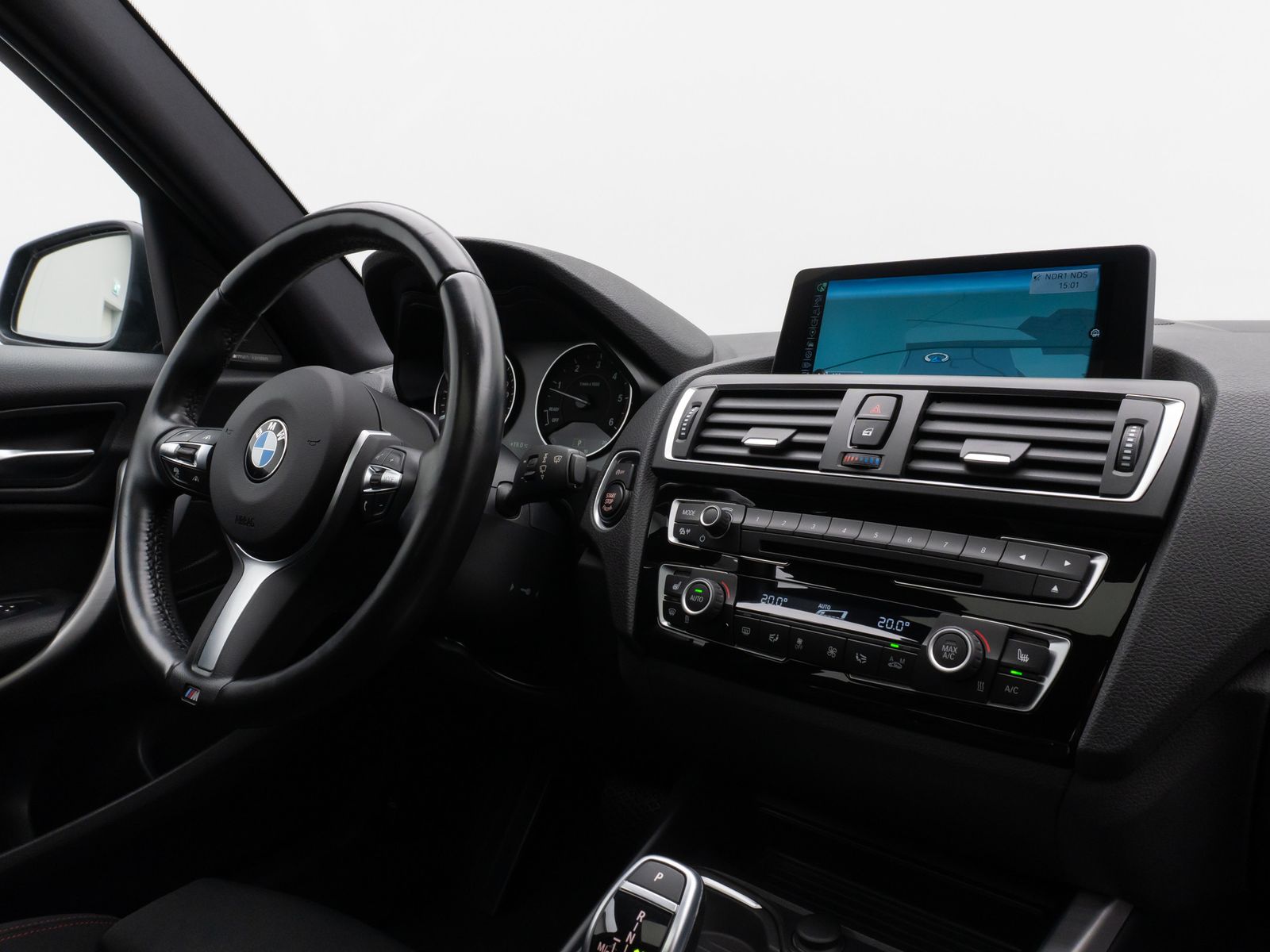 Fahrzeugabbildung BMW 120d xD Sport Line Glasdach H/K PDC LED Komfort