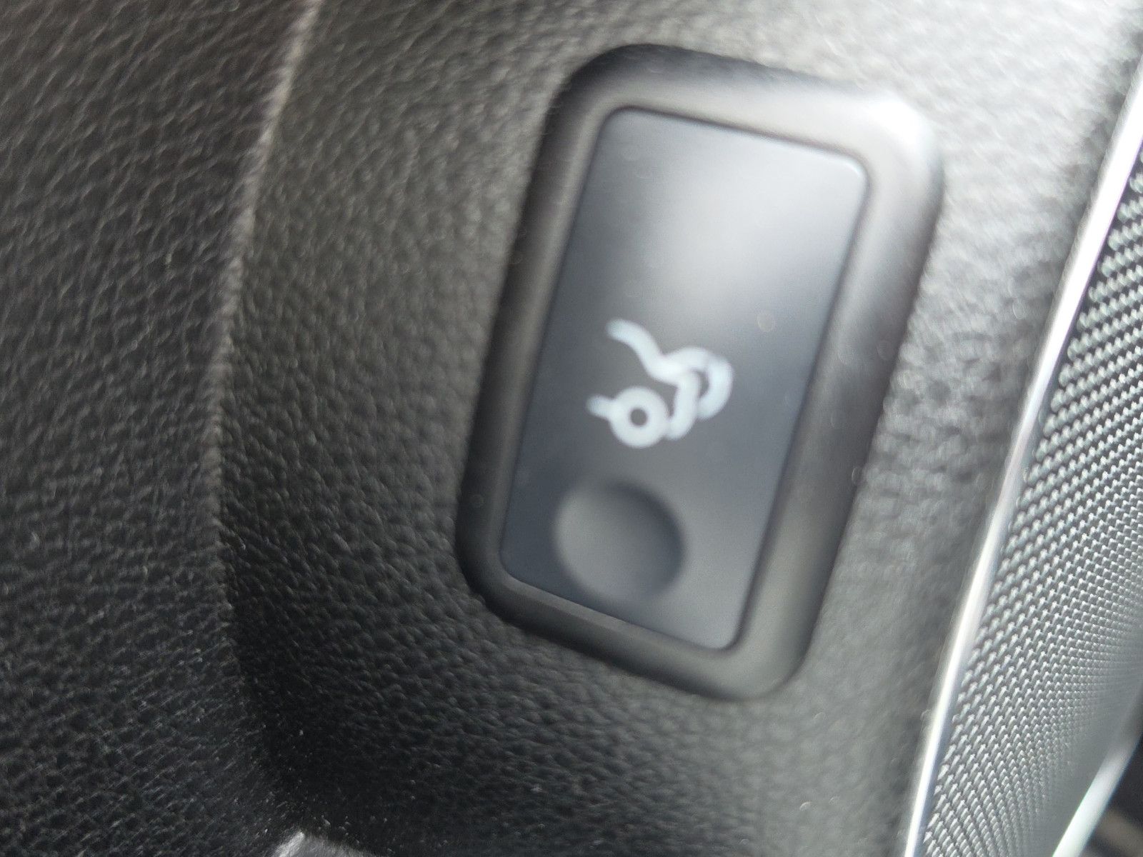 Fahrzeugabbildung Mercedes-Benz C 200 CGI BlueEfficiency AVANTGARDE/AUTOMATIK