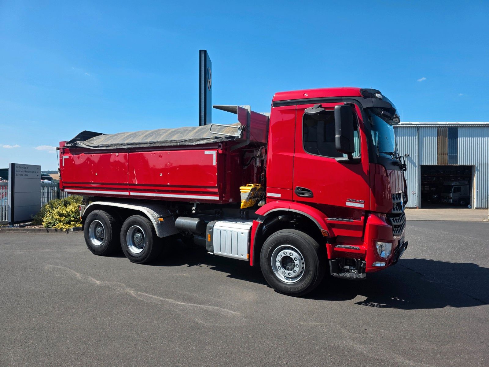 Fahrzeugabbildung Mercedes-Benz Arocs 2648 K 6x4 Thermo-Kipper + Bordmatik