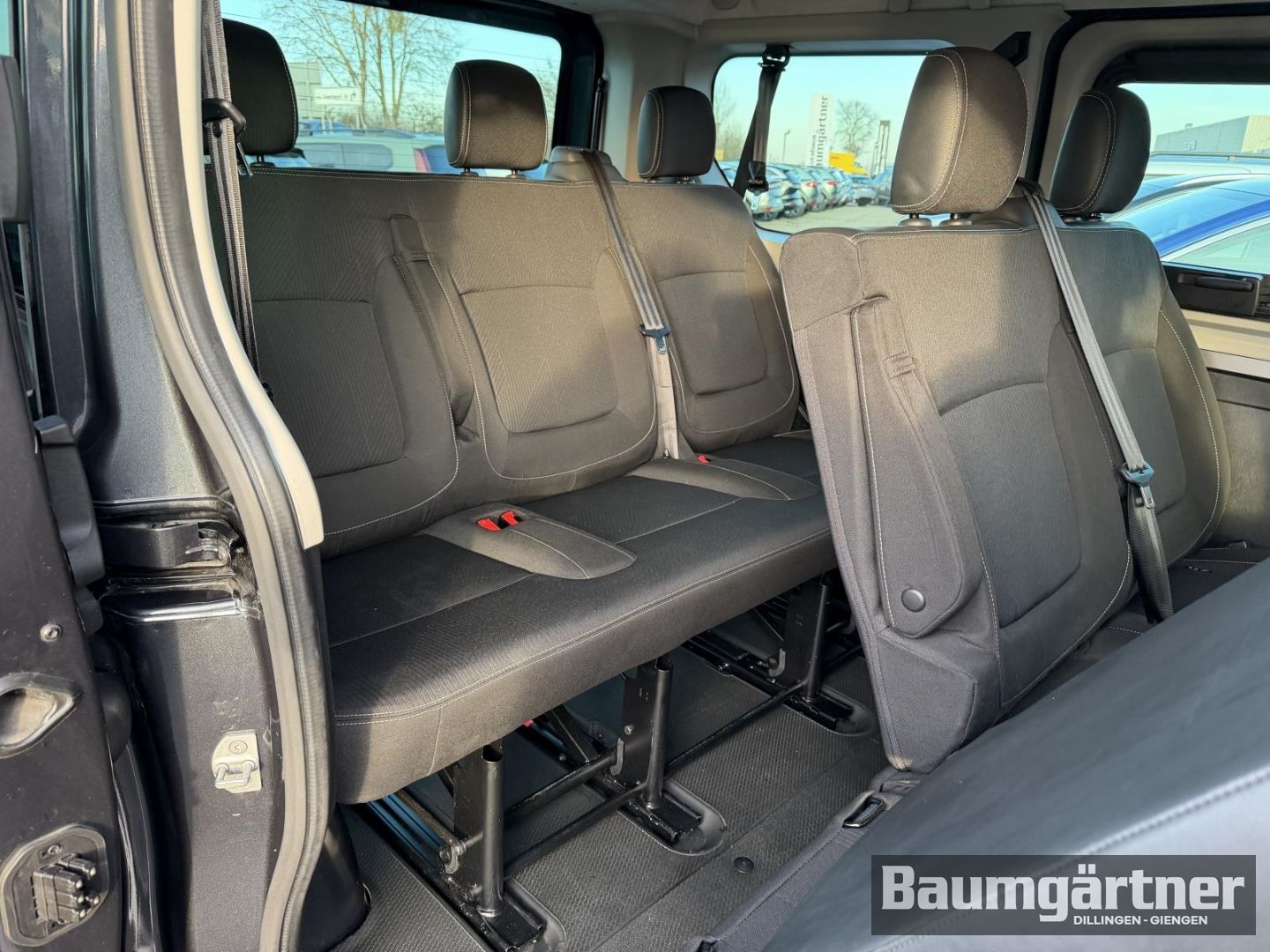 Fahrzeugabbildung Renault Trafic Combi Evolution Blue dCi 150 8-Sitzer