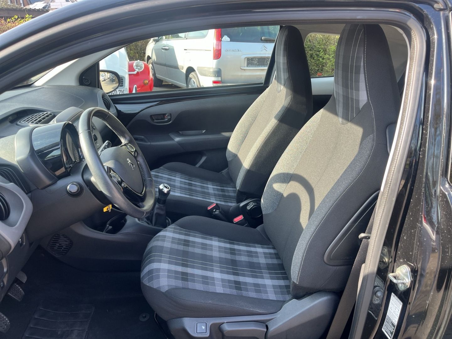 Fahrzeugabbildung Peugeot 108 1.0 TOP! Active VTi 72 SHZ Notbremsass.