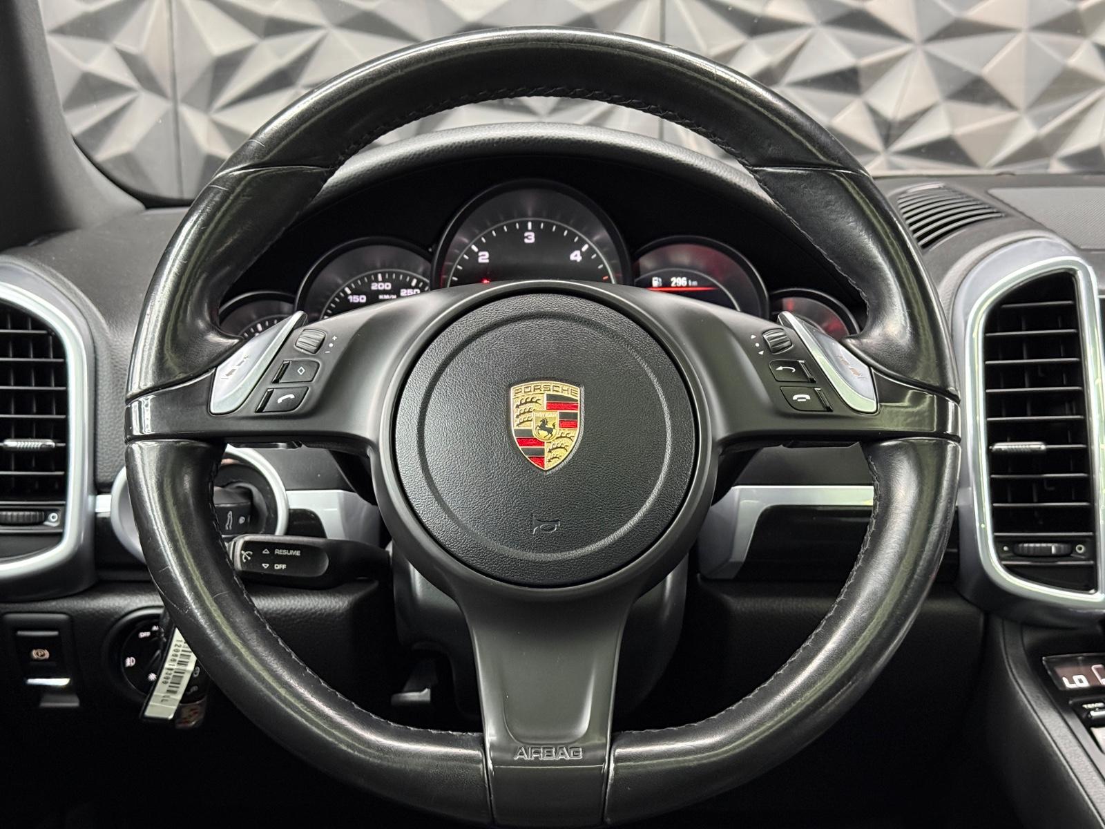 PORSCHE CAYENNE DIESEL 3.0 V6 245ch 4X4 - PNEUMATIQUE - TOIT PANORAMIQUE - CUIR - CAMÉRA DE RECUL - XÉNON