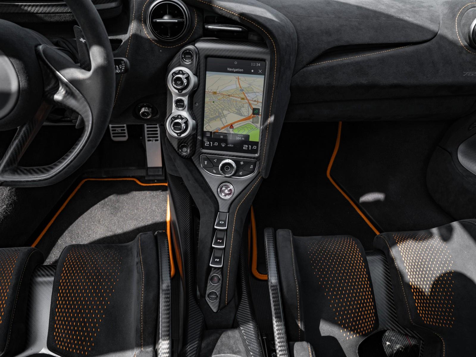 McLaren 765LT Coupé | Racing Seats | Engine Window