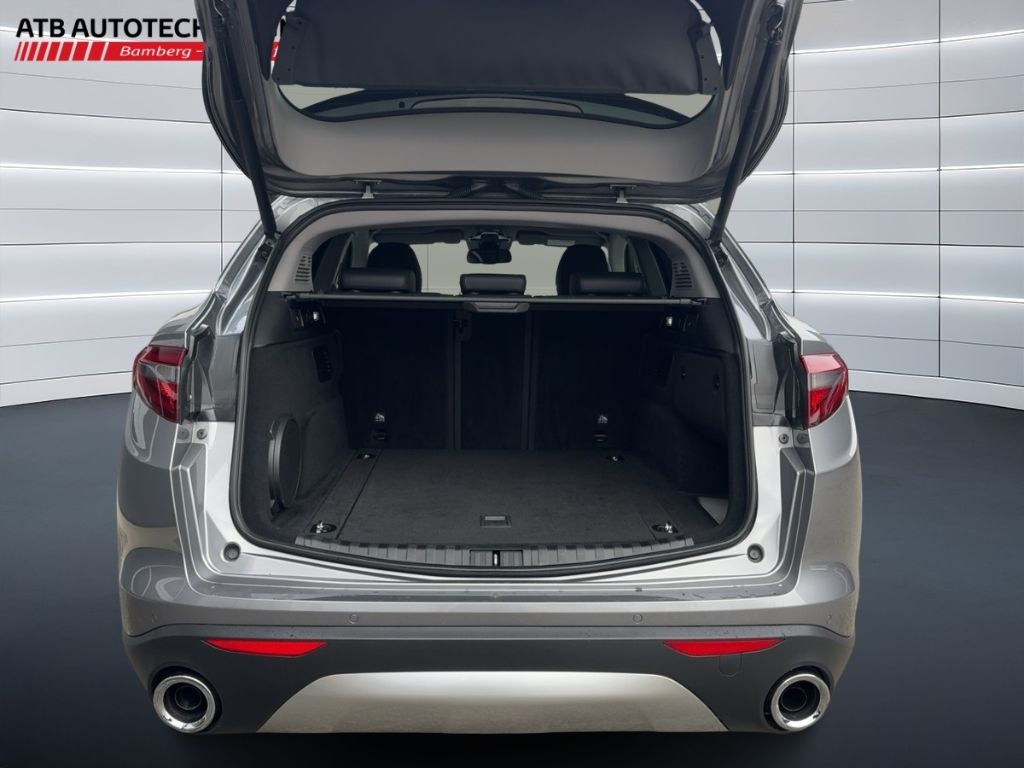 Fahrzeugabbildung Alfa Romeo Stelvio First Edition ALLRAD NAVI  HI-FI
