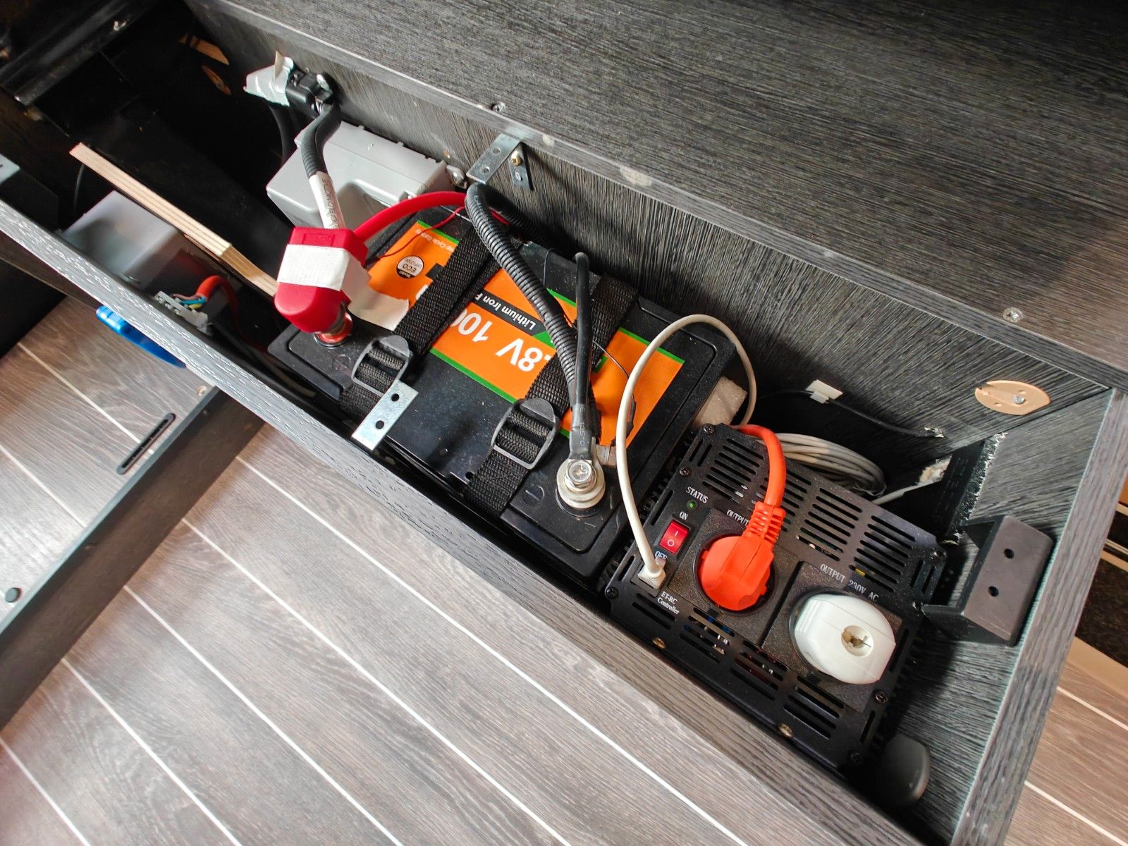 Fahrzeugabbildung Roller Team Kronos 230 TL - Dachklima, Lithium, Solar -