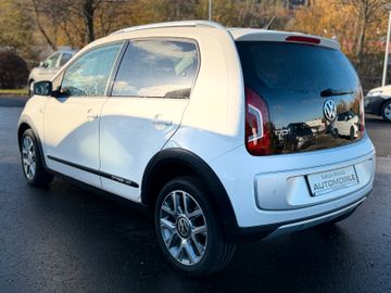 Volkswagen Up! cross*