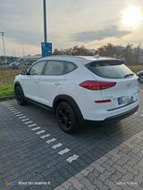 Hyundai TUCSON 1.6 GDI Pure Pure - Hyundai Tucson Pure mit Benzin-Antrieb