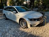 Volkswagen VW Passat GTE Variant Leder Pano HUD AHK Dynaudi - mit Hybrid-Antrieb: Notbremsassistent, Kombi