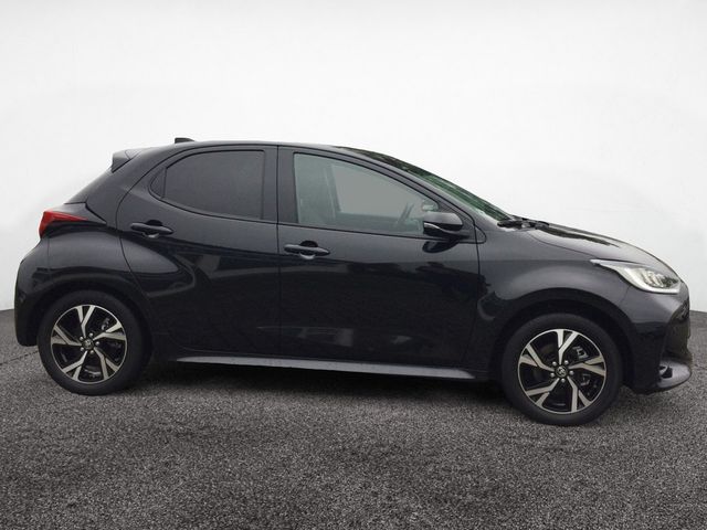 Yaris 1.5 Hybrid Style PDC SHZ KAMERA ACC LED