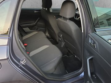 Fahrzeugabbildung Volkswagen Polo Life 1.0 TSI DSG IQ.DRIVE Klima