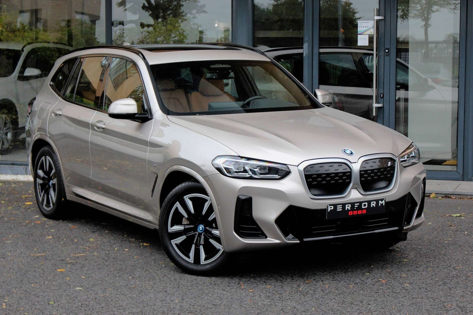 BMW iX3 M SPORT*INSPIRING*PANO*TREKHAAK*DRIVING ASSI imagem 3