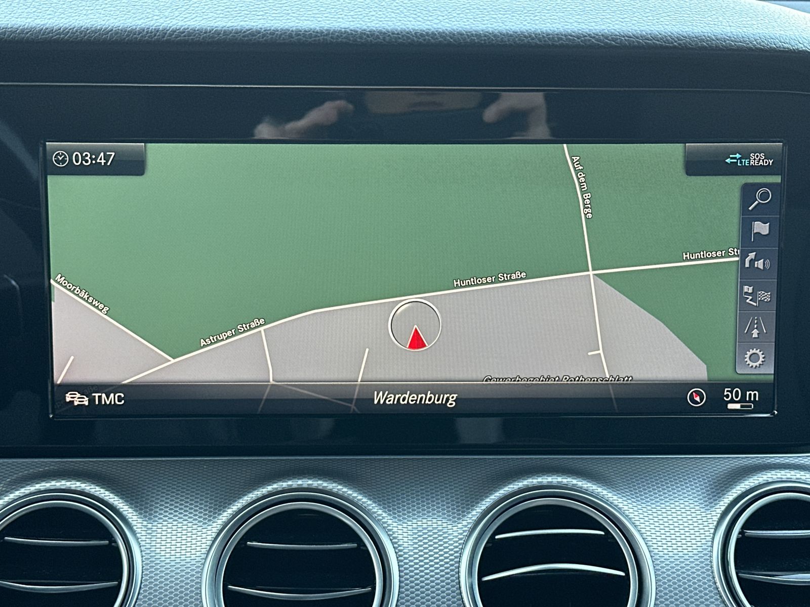 Fahrzeugabbildung Mercedes-Benz E 220d AMG-Line NAV+LED+KAMERA+WIDESCREEN+19ZOLL
