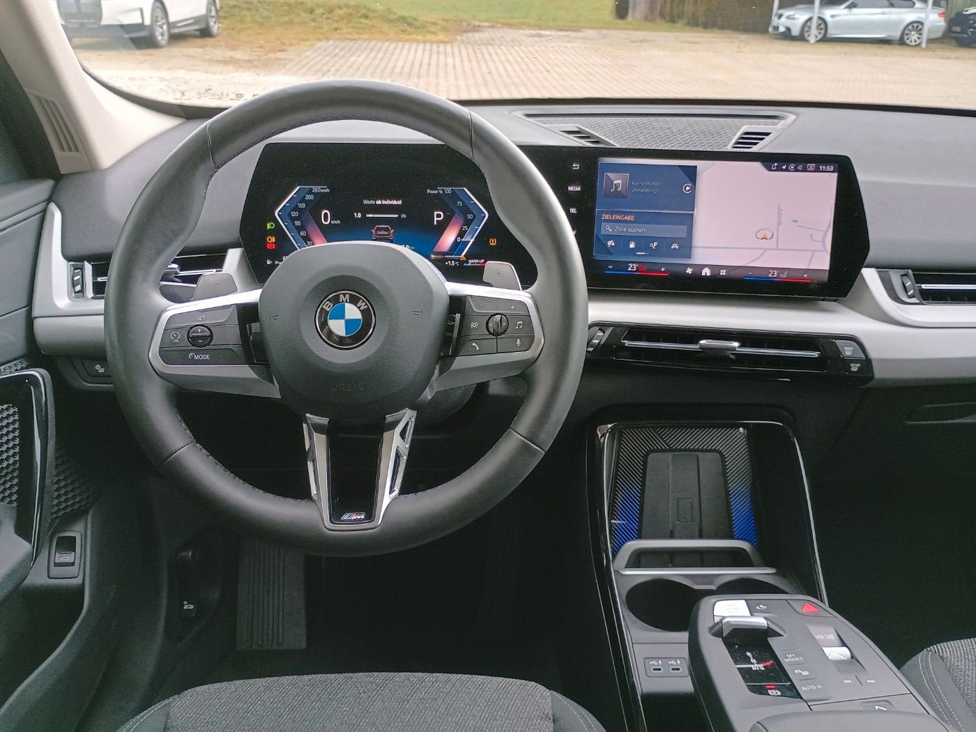 Fahrzeugabbildung BMW X1 sDrive18i AHK/AdaptLED/KomfZug/RFK/DrivAssi