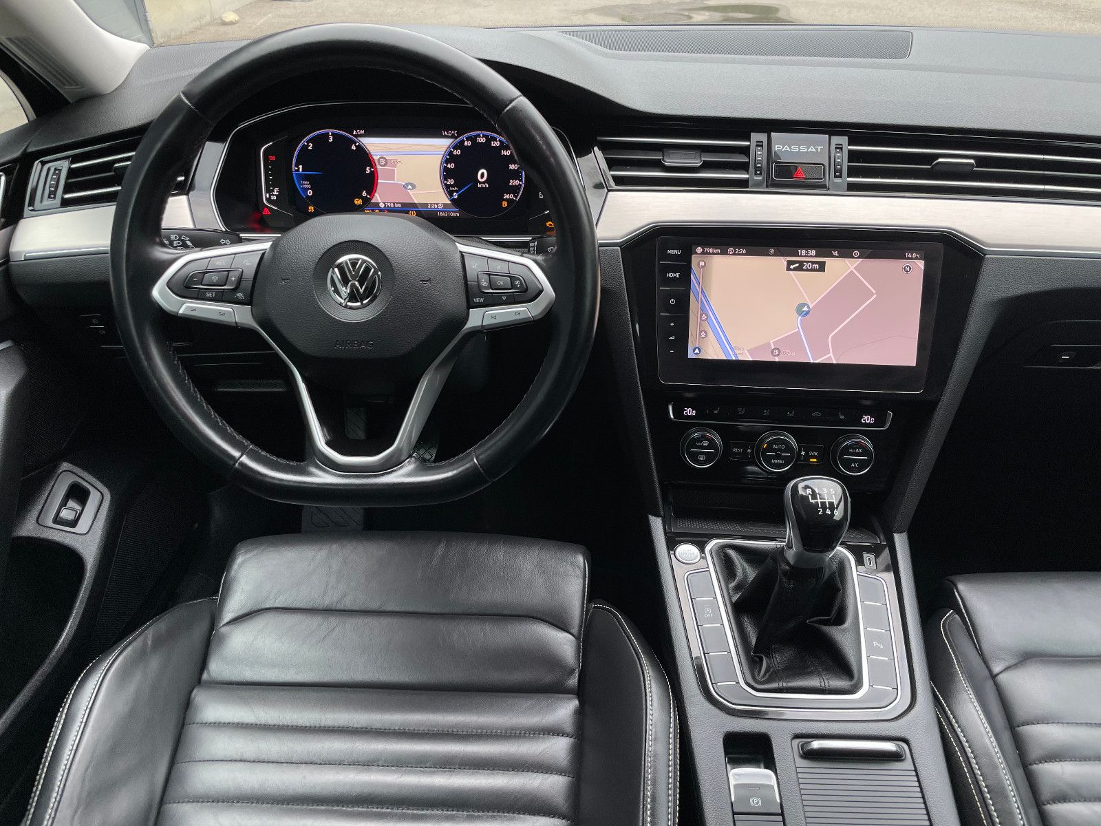 VW Passat 2.0 TDI Elegance Euro-6,LEDER,NAVI,LED