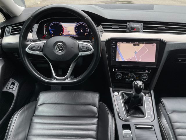 VW Passat 2.0 TDI Elegance Euro-6,LEDER,NAVI,LED