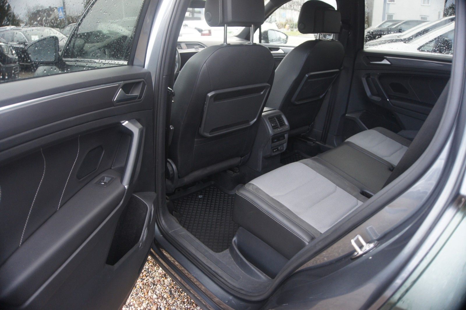 Fahrzeugabbildung Volkswagen Tiguan Allspace Highline 4Motion  AHK, Alu, Pano