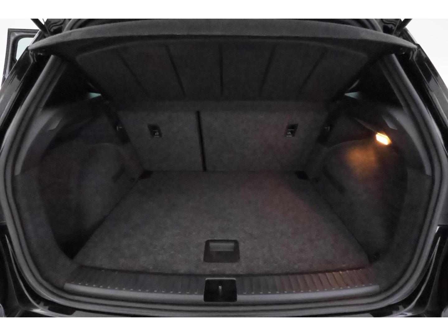 SEAT Arona 1.5TSI DSG FR+LED+NAVI+KAMERA+CARPLAY, миниатюра 17
