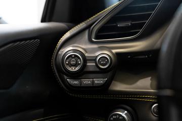 صورة 7 لـ 2017 Ferrari 488 GTB